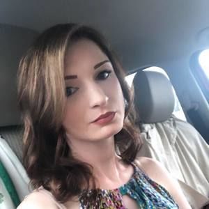 Meet your Posher, Caitlin